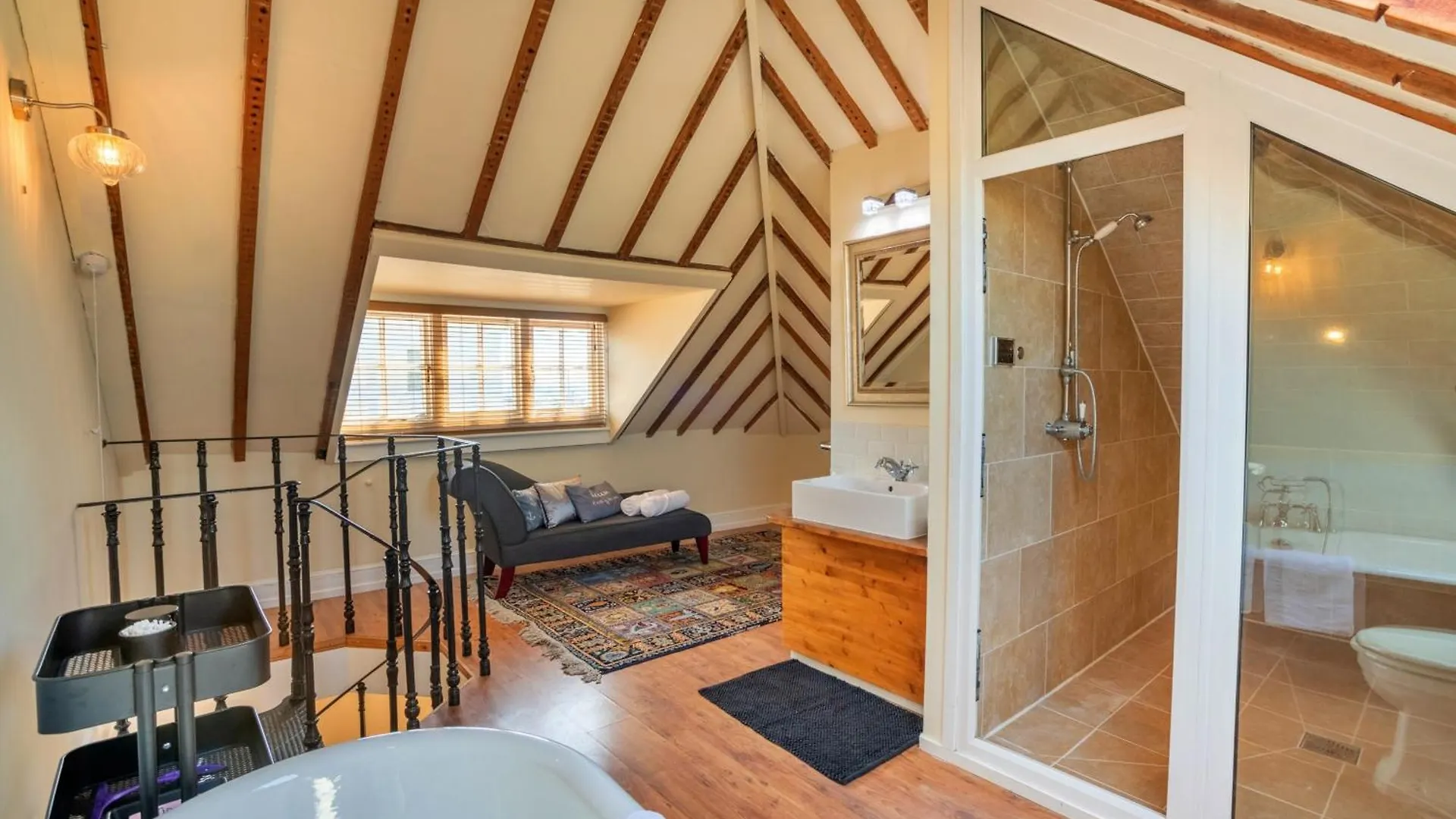 Finest Retreats - Pittodrie Guest House - Apartment 6 Hove
