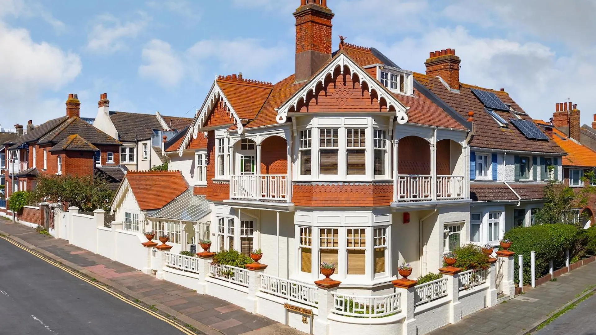 Finest Retreats - Pittodrie Guest House - Apartment 6 Hove