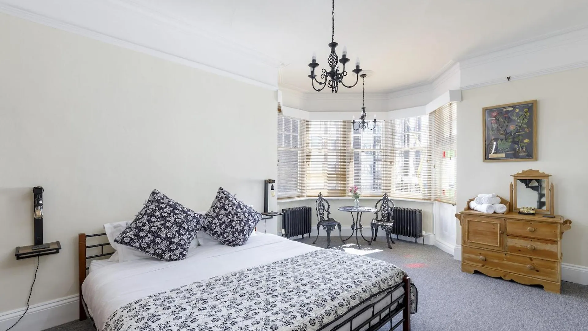 Finest Retreats - Pittodrie Guest House - Apartment 6 Brighton